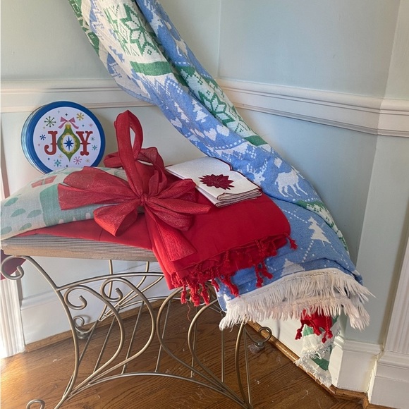 Monkeying Around Christmas Socks (For Bundle Purposes) Free w Handcrafted Throw - Picture 4 of 5